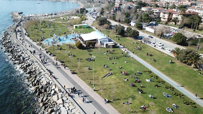 (Havadan fotoğrafla) Caddebostan Sahili'nde dikkat çeken kalabalık -4