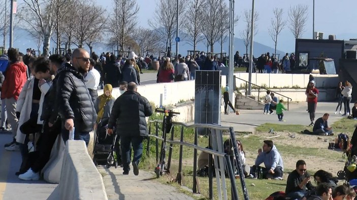 (Havadan fotoğrafla) Caddebostan Sahili'nde dikkat çeken kalabalık -9