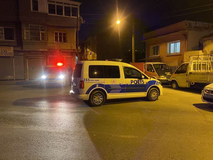 d İzmir'de 5 aylık hamile genç kızı dini nikahlı eşi, 16 yerinden bıçaklayarak öldürdü