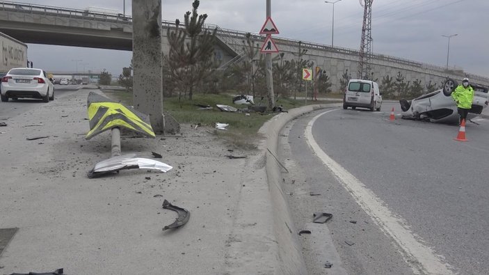 Arnavuköy'de feci kaza; hurdaya dönen otomobilden sağ çıktı -5