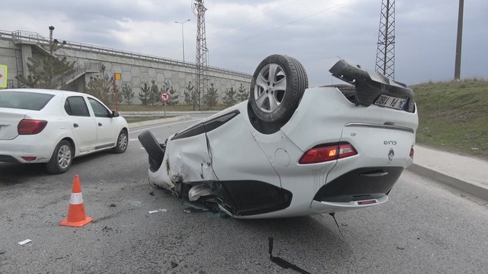 Arnavuköy'de feci kaza; hurdaya dönen otomobilden sağ çıktı -2