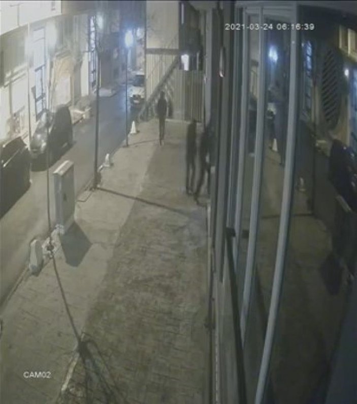 Şişli'de evden hırsızlık yapan şüpheliler kamerada -1