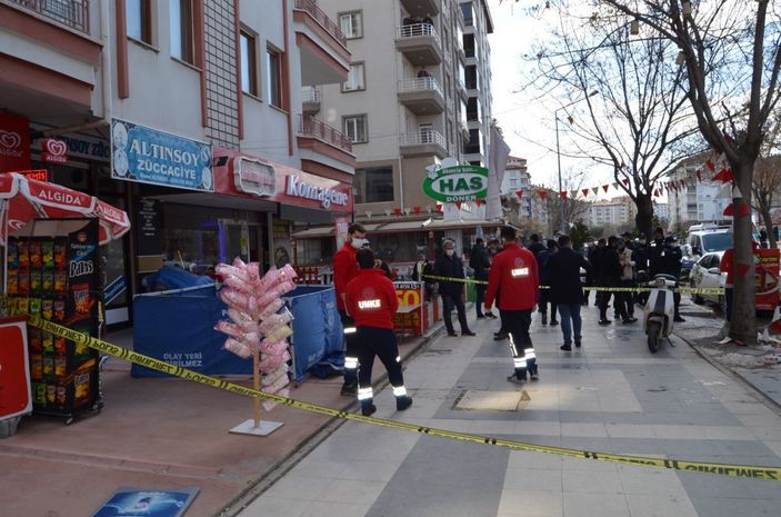 80 yaşındaki koca balkondan düşüp öldü, marketten dönen eşi bayıldı -6