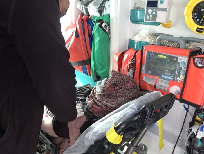 80 yaşındaki koca balkondan düşüp öldü, marketten dönen eşi bayıldı -8