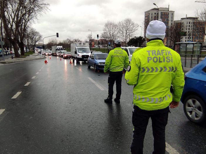 Şişli'de toplu ulaşım araçlarında koronavirüs denetimi -2