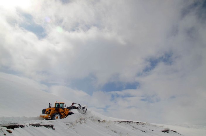 Muş'ta 'Kar Kaplanları'nın 6 metre karla zorlu mücadelesi -10