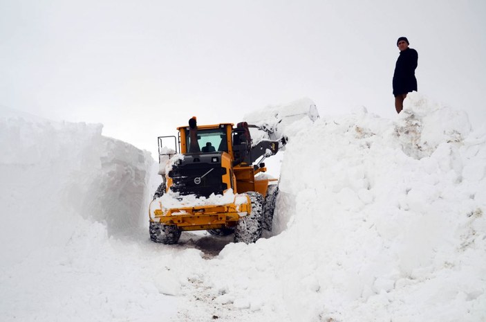Muş'ta 'Kar Kaplanları'nın 6 metre karla zorlu mücadelesi -7