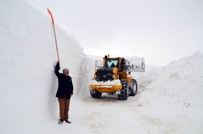Muş'ta 'Kar Kaplanları'nın 6 metre karla zorlu mücadelesi -2