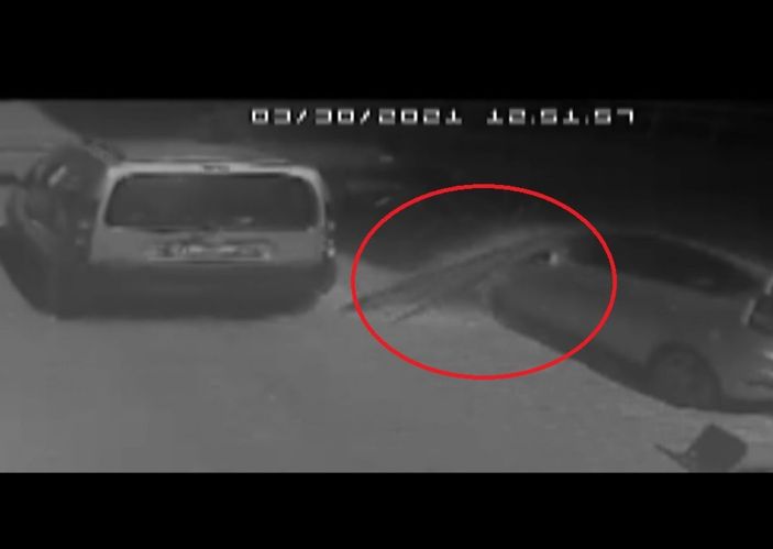 Düşen cam parçalarından saniyelerle kurtuldu -5