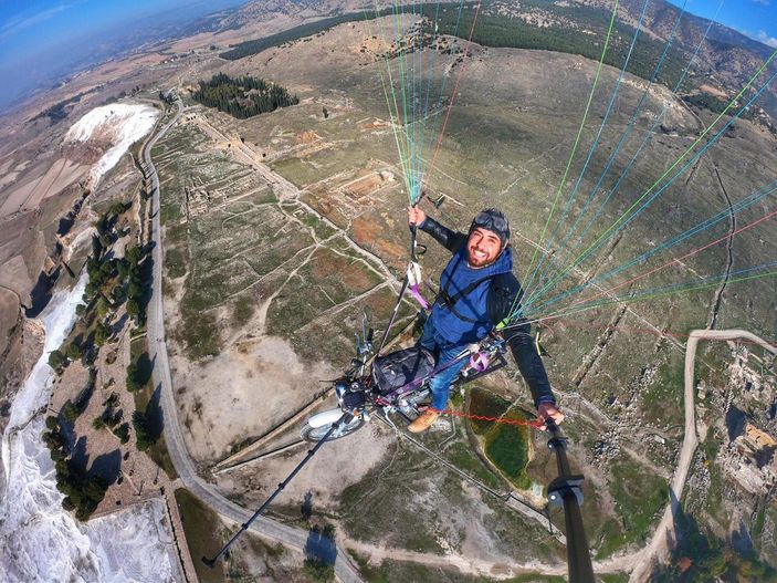 Paraşütüne bağladığı motosikletiyle, uçtu -2