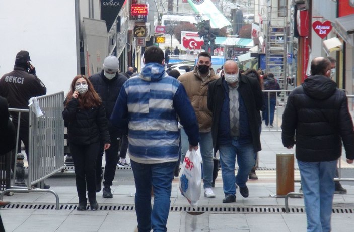 Giresun’da cadde ve sokaklarda insan yoğunluğu -3