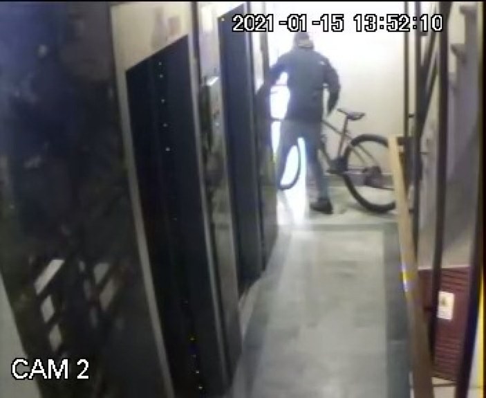 Esenyurt'ta bisiklet hırsızlığı kamerada -2