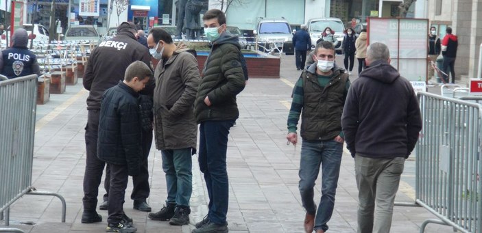 Giresun’da cadde ve sokaklarda insan yoğunluğu -6