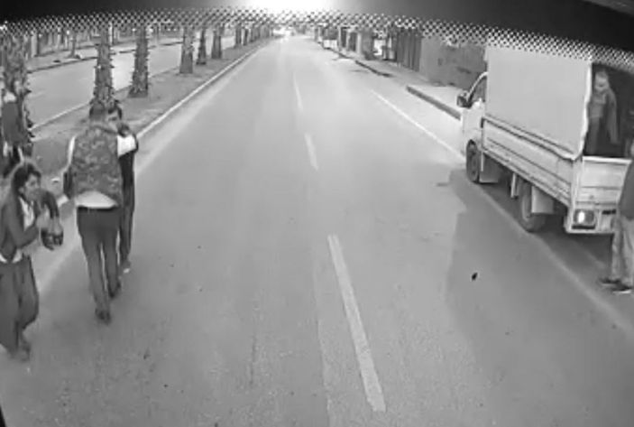 i Antalya'da darbedilen kadını kurtaran şoföre bıçak çektiler