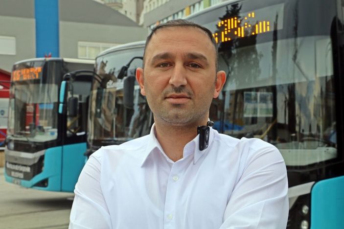 i Antalya'da darbedilen kadını kurtaran şoföre bıçak çektiler