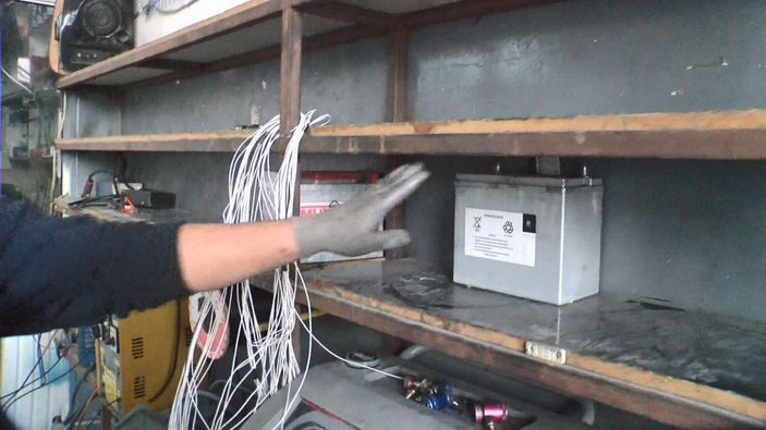 d Esenyurt'ta kar maskeli hırsızlar iş yerinden 80 bin lira değerinde akü çaldı -9