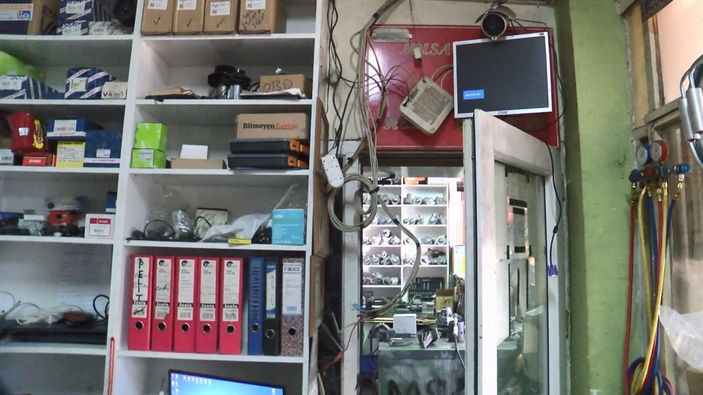 Esenyurt'ta kar maskeli hırsızlar iş yerinden 80 bin lira değerinde akü çaldı -7