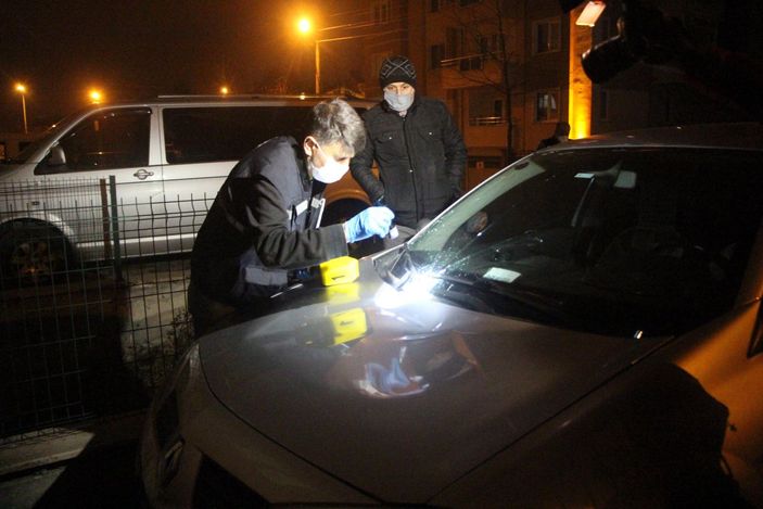 Üçüncü kattan otomobilin üzerine düşen kadın yaralandı -3