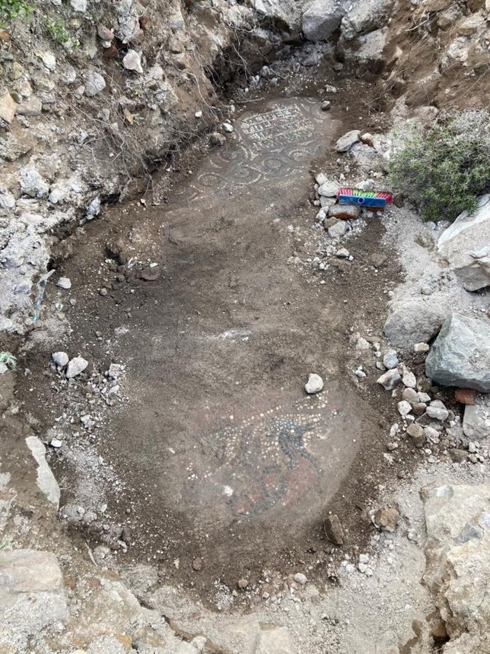 Kaçak kazıda 1500 yıllık mozaik bulundu -5