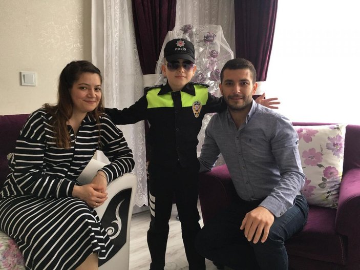 Küçük Halil'in doğum gününü polis kutladı -4