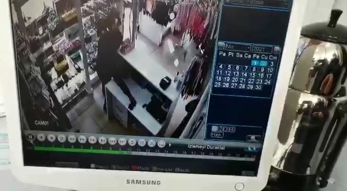 Sultangazi'de mağazadan cep telefonu hırsızlığı kamerada -2