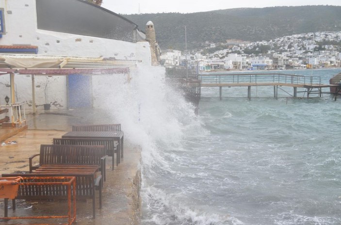 Bodrum'da 'fırtına' günlük yaşamı olumsuz etkiledi -7