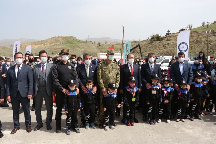 Şırnak'ta şehit 136 polisin anısına fidan dikildi -3