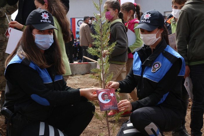 Şırnak'ta şehit 136 polisin anısına fidan dikildi -1