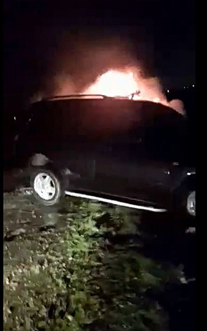 Kız kardeşini taciz ettiği iddiasıyla komşusunun cipini yaktı -3