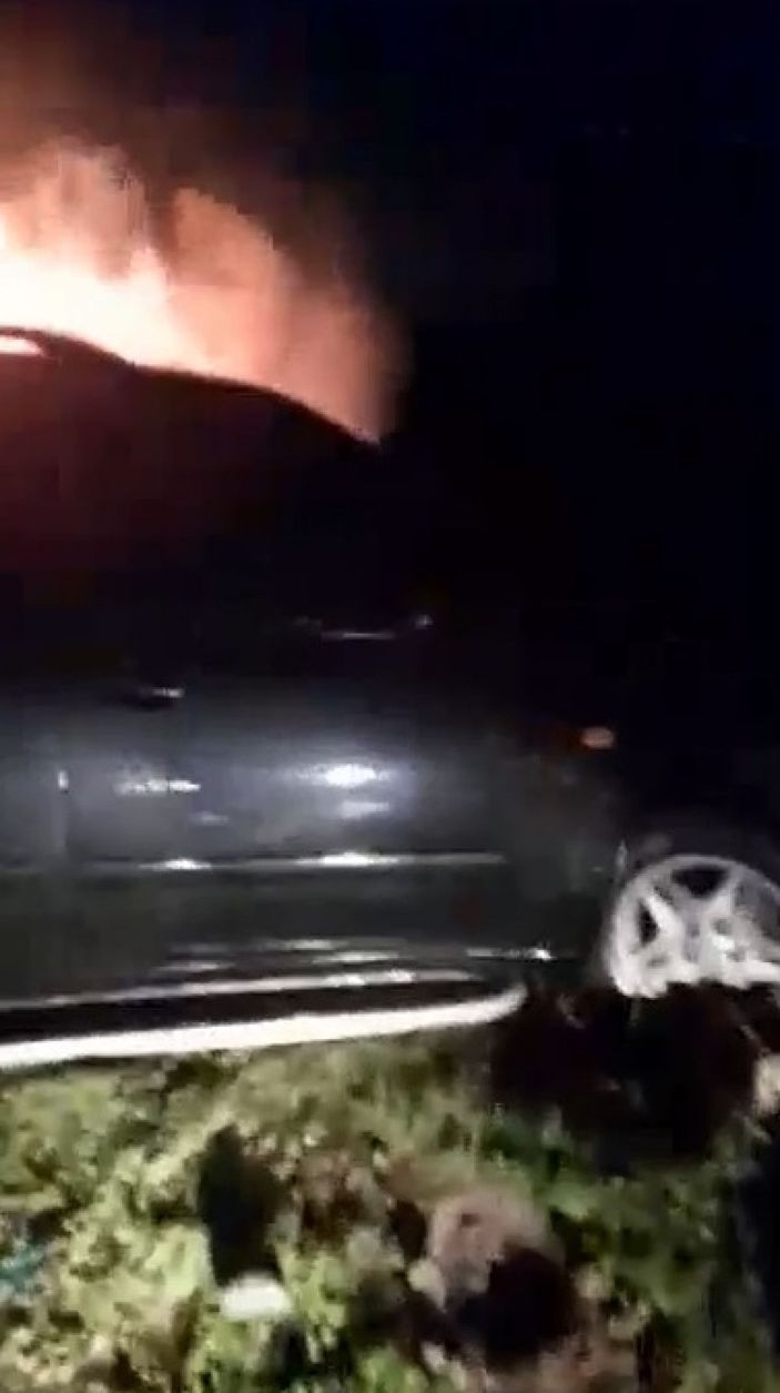 Kız kardeşini taciz ettiği iddiasıyla komşusunun cipini yaktı -2