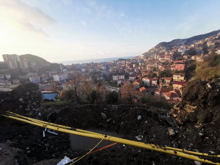 Zonguldak'ta heyelan anı görüntülendi