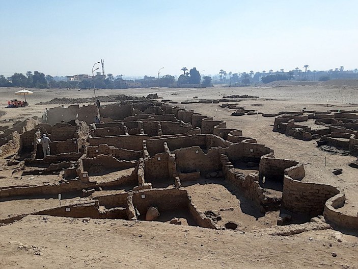 Mısır’da 3 bin yıllık ‘kayıp altın şehir’ keşfedildi -1