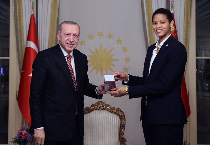 Cumhurbaşkanı Erdoğan Türkiye Voleybol Federasyonu heyetini kabul etti -3
