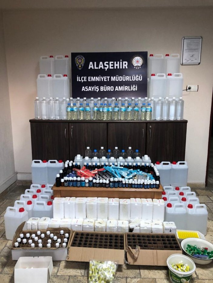 Alaşehir'de 297 litre 'kaçak içki' ele geçirildi -1