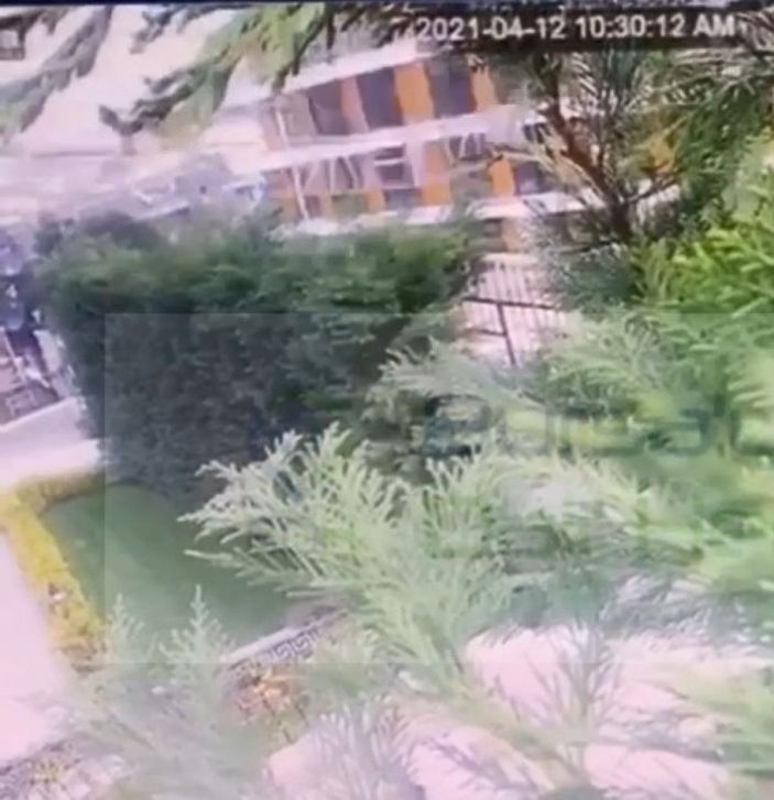 d İnşaattaki vinç, rüzgarda devrildi -7