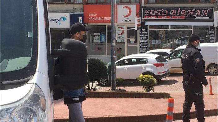 Testi pozitif olan Afgan uyruklu, sokakta yakalandı -3