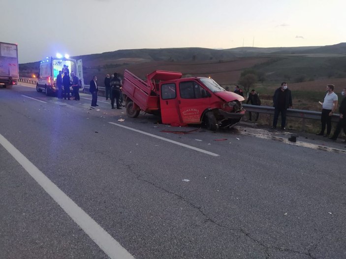 Kırıkkale'de kontrolden çıkan kamyon, kamyonete çarptı: 1 ölü, 4 yaralı -2