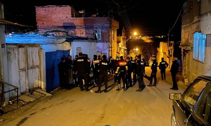 Komşu kavgasına karışanlara 22 bin TL ceza -1