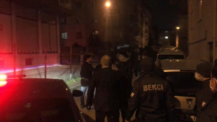 Bursa'da kalabalık iki aile arasındaki kavgayı polis ayırdı; o anlar kamerada -4