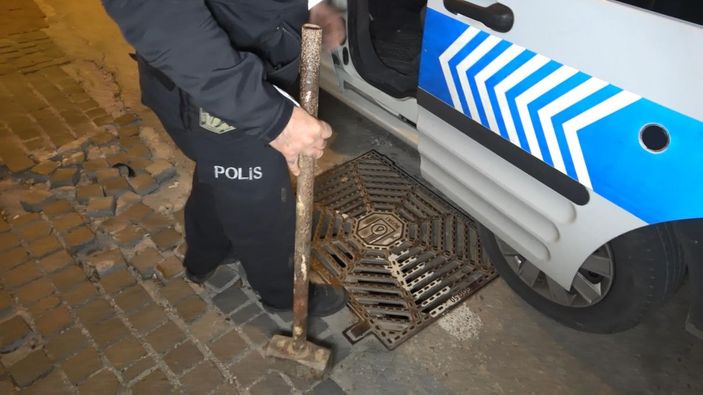 d Bursa'da Ulu Cami'ye balyozlu saldırı -4