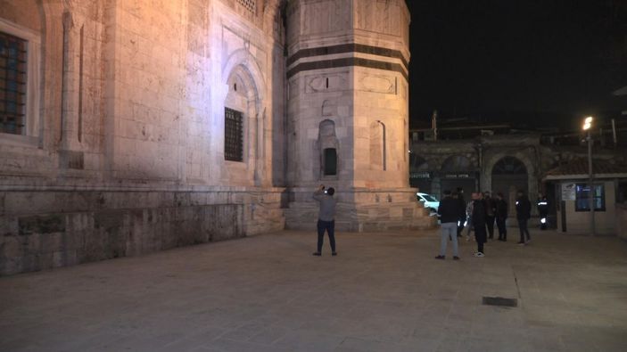 d Bursa'da Ulu Cami'ye balyozlu saldırı -5