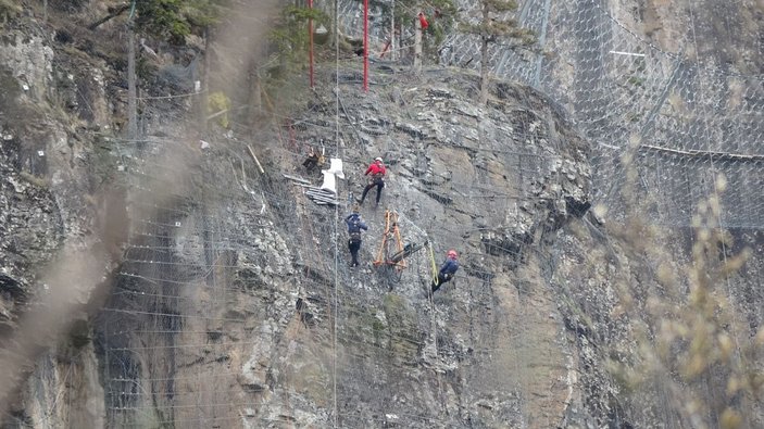 Sümela Manastırı’nda ağır kış şartları nedeniyle duran restorasyon çalışmalarına yeniden başlandı -7