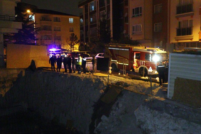 Ankara'da toprak kayması nedeniyle bir apartman tahliye edildi -2