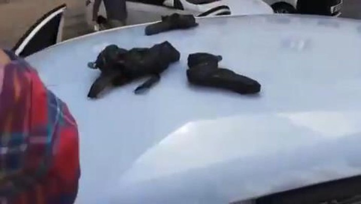 Viranşehir'de polisin durdurduğu otomobilin tavanında 18 tabanca ele geçti -3