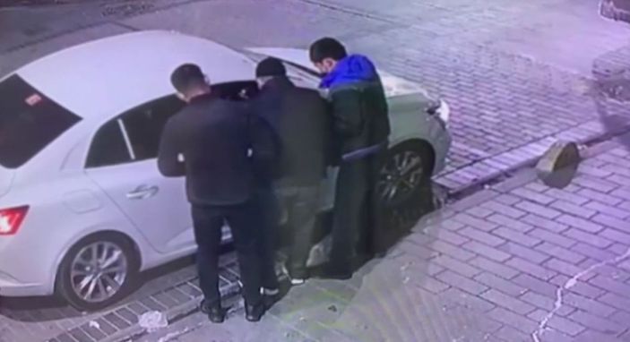 İstanbul'da 10 kişiyi toplam 1 milyon lira dolandıran sahte polisler yakalandı -3