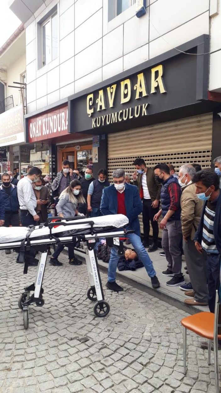 Kuyumcu, iş yeri önünde uğradığı silahlı saldırıda yaralandı -4