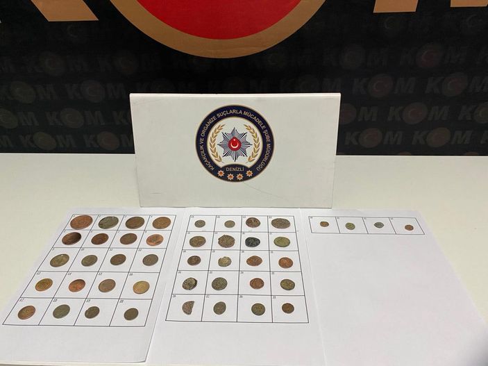 Denizli'de 44 sikke ele geçirildi -1