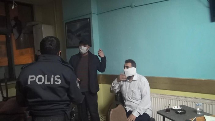 Esenyurt'ta baskında yakalanınca tuvalet kağıdını maske yaptı -4