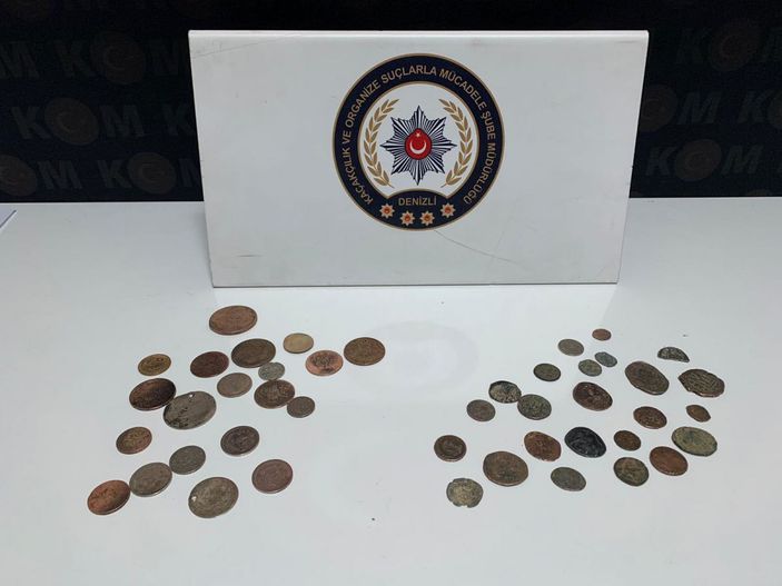 Denizli'de 44 sikke ele geçirildi -2