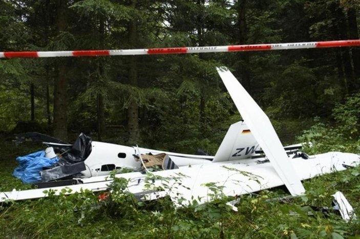 Fransa'da uçak düştü: 4 ölü -1